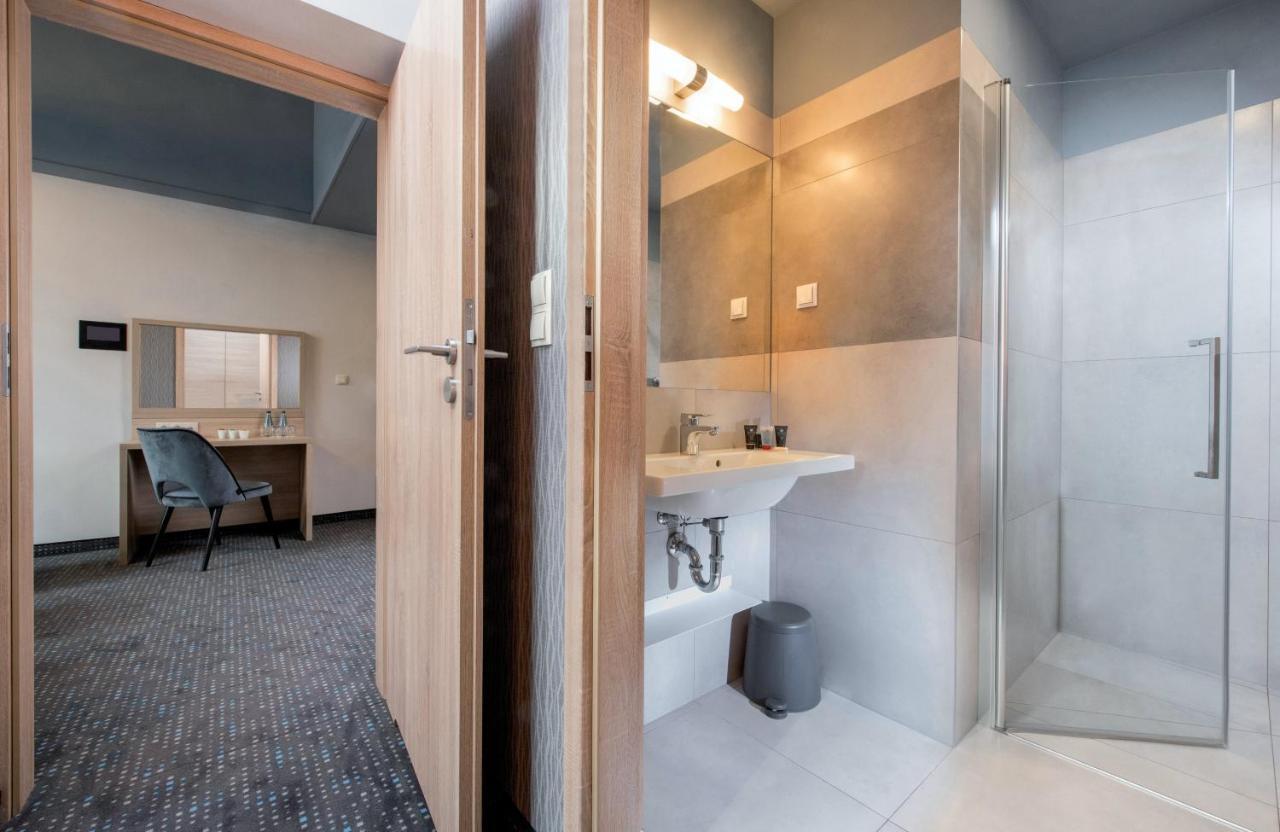 Leonardo Boutique Hotel Krakow Old Town Bagian luar foto